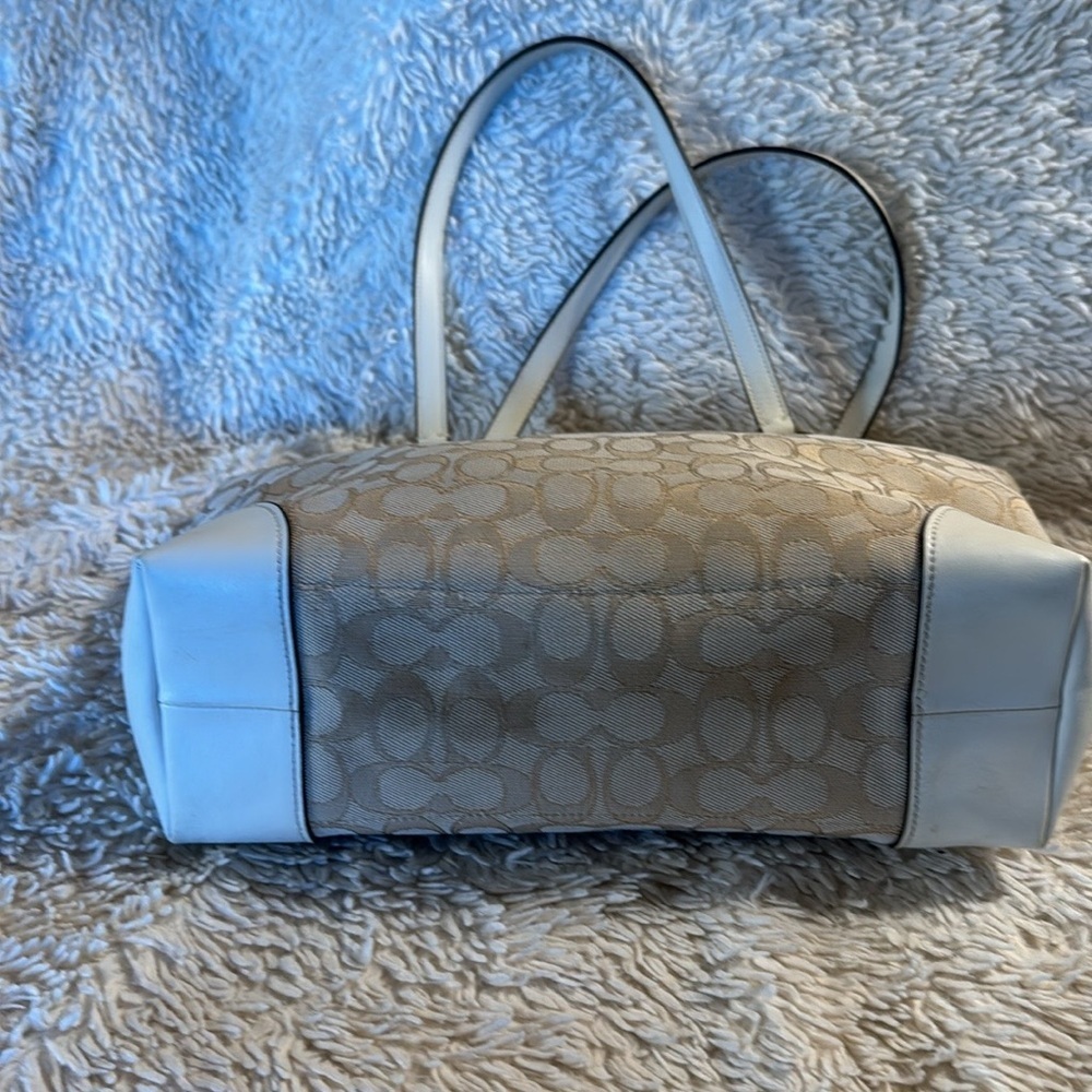 Coach F29958 Signature Jacquard Zip Tote Bag - Light Khaki/Chalk - Picture 5 of 12